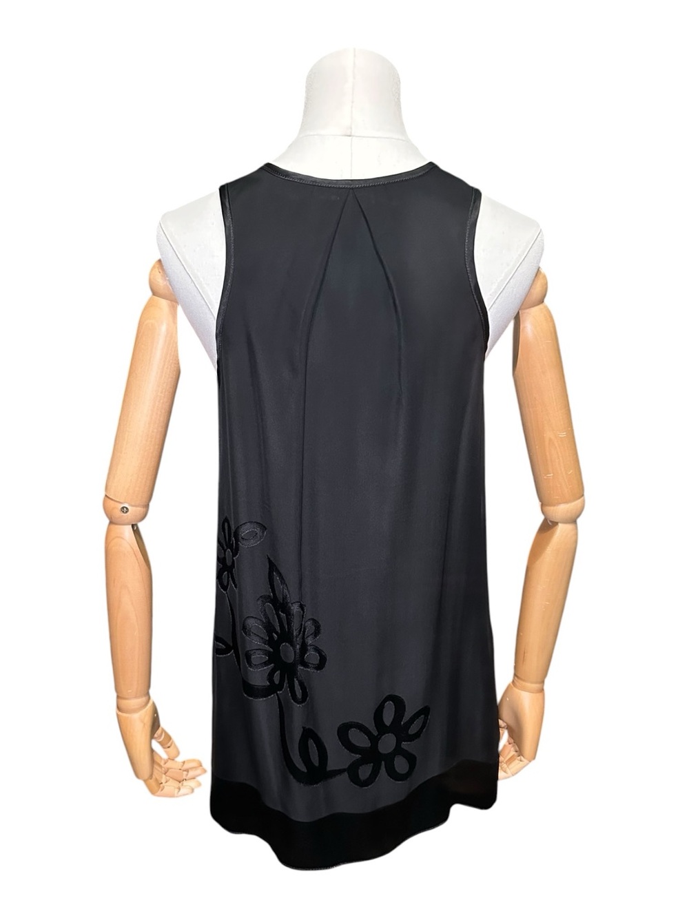 Max Studio Black Sleeveless Floral Velvet-Appliqué Tank - Picture 6 of 7